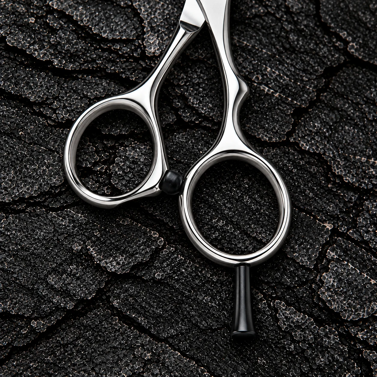 TOMIDAPRO F-01 58S 5.8-inch hair cutting scissors — Handle Detail