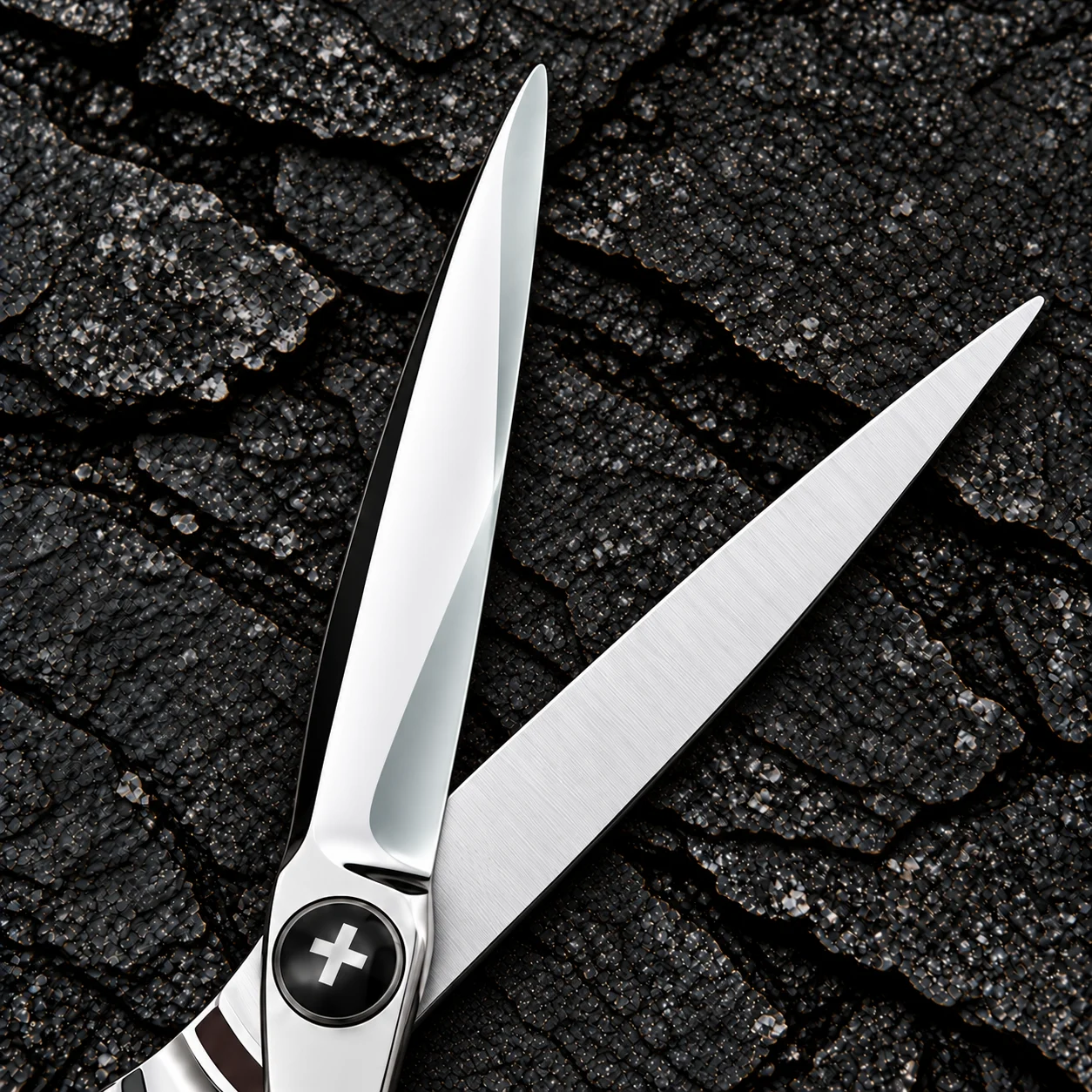 TOMIDAPRO F-02 60S 6.0-inch wet and dry cutting scissors — Blade Detail